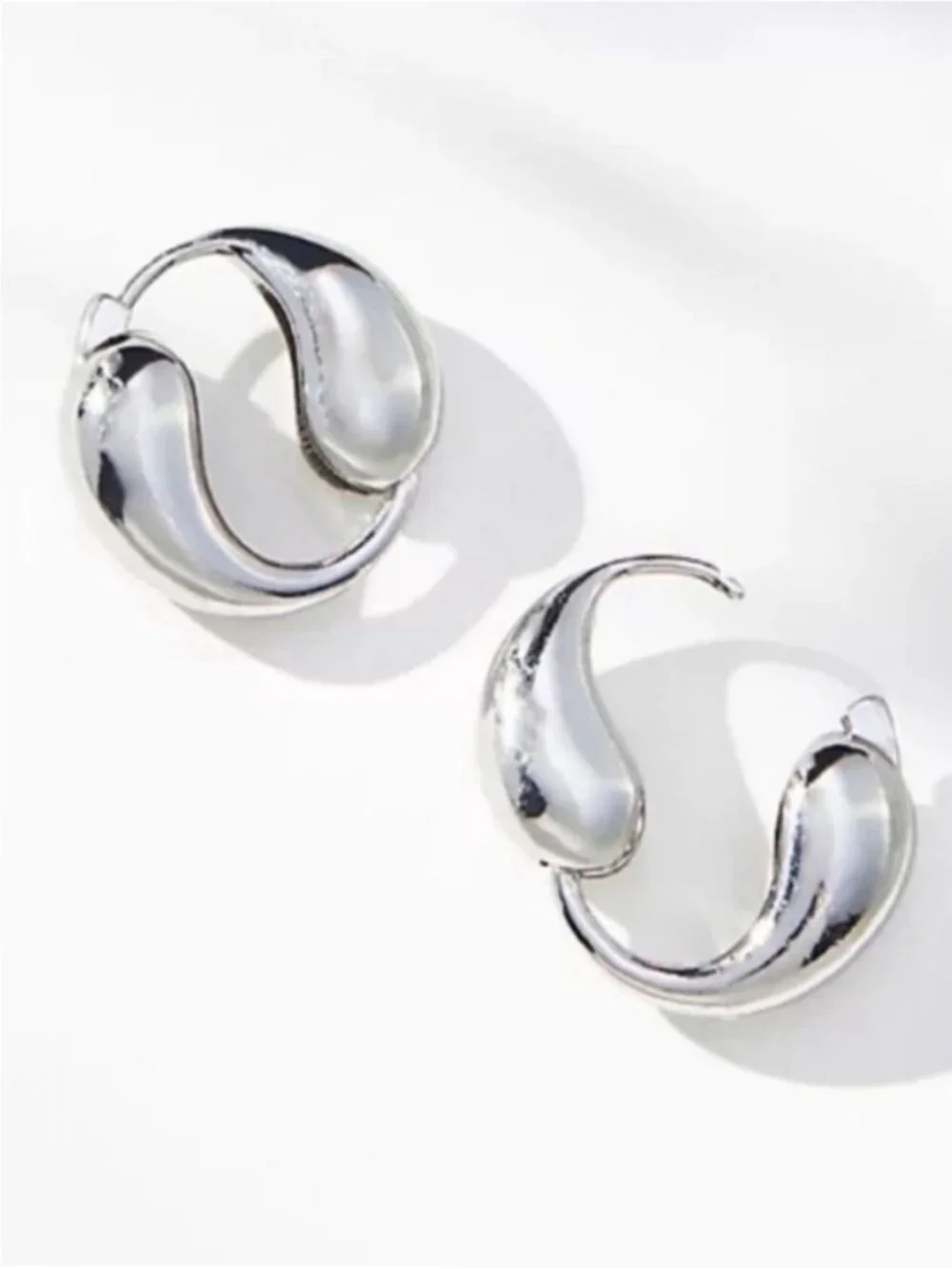 New! Silver Water Drop Huggie Earrings (2001) NWOT